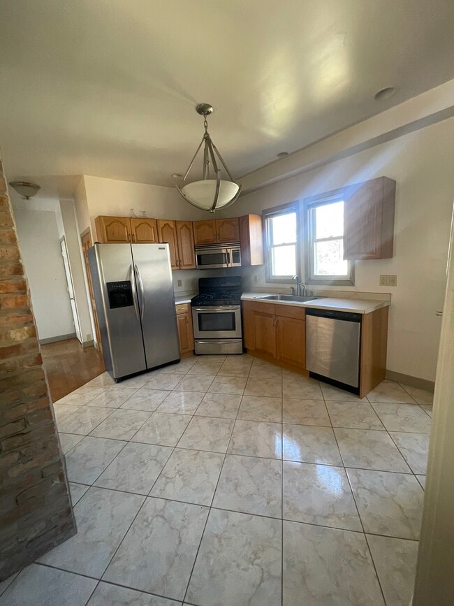 49 E Passaic Ave, Unit 2 in Rutherford, NJ - Building Photo - Building Photo