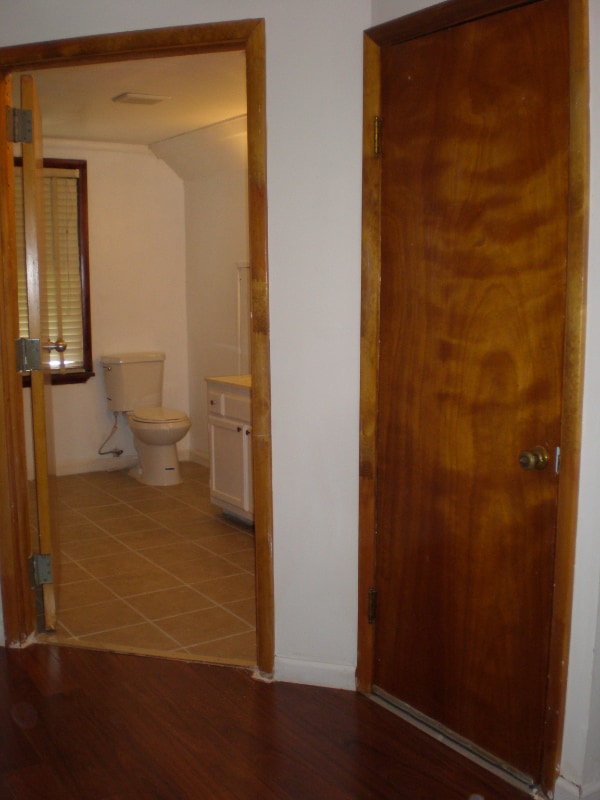 1241 Locust Ave in Arbutus, MD - Foto de edificio - Building Photo