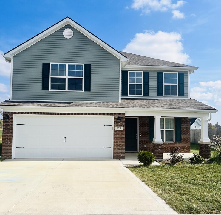 228 Candy Apple Ln in Richmond, KY - Building Photo