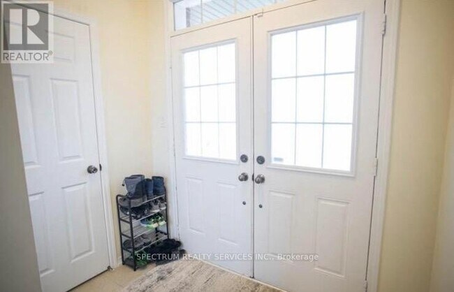 96 Warner Ln in Brantford, ON - Building Photo - Building Photo