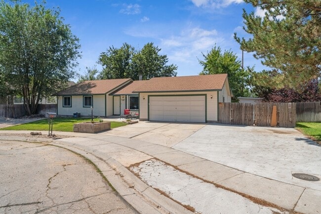 5591 N Marlboro Ave in Boise, ID - Foto de edificio - Building Photo