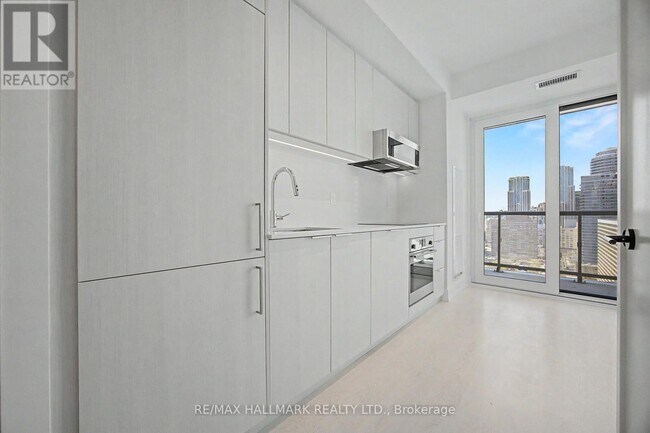 308 Jarvis St in Toronto, ON - Building Photo - Building Photo