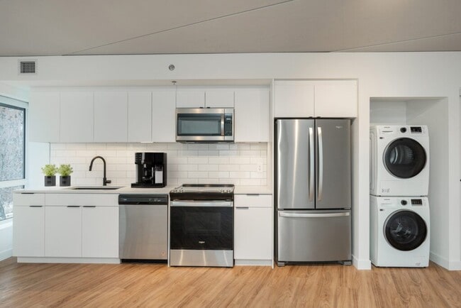 The Bend in Winnipeg, MB - Building Photo - Building Photo