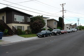 1100 Elmer St in Belmont, CA - Building Photo - Building Photo