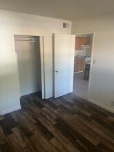 3712 Royal Crest St in Las Vegas, NV - Building Photo - Building Photo