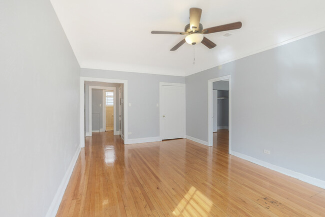 7658 S May St in Chicago, IL - Building Photo - Building Photo