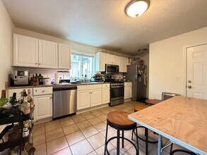 235 Charles St in Cambridge, MA - Building Photo - Building Photo