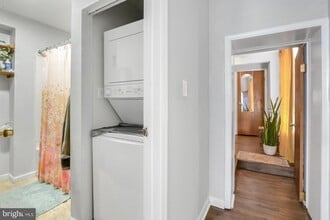 2220 Almond St in Philadelphia, PA - Building Photo - Building Photo