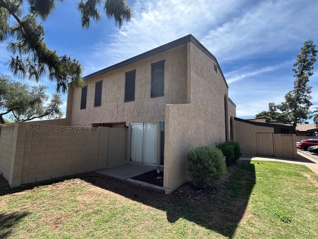 4501 W Continental Dr in Glendale, AZ - Building Photo - Building Photo