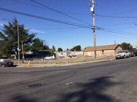 425 McCreery Ave in San Jose, CA - Building Photo