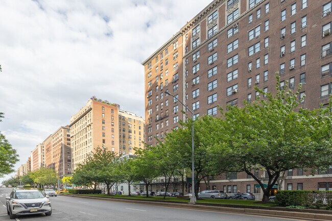 1133 Park Ave in New York, NY - Foto de edificio - Building Photo