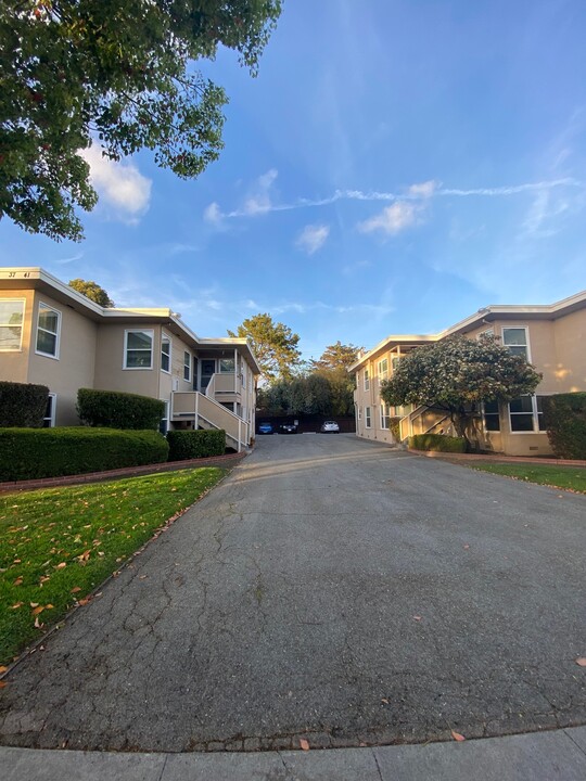 Alma Street Apartments in Palo Alto, CA - Foto de edificio