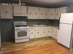 8214 Shibler Dr in Indianapolis, IN - Building Photo - Building Photo