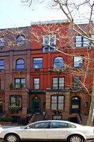 61 W 83rd St in New York, NY - Building Photo