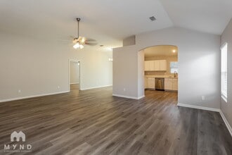 15768 Canoe Creek Dr in Jacksonville, FL - Building Photo - Building Photo