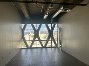 2404 Wilshire Blvd in Los Angeles, CA - Foto de edificio - Building Photo