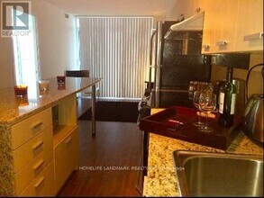 29 Singer Ct in Toronto, ON - Building Photo - Building Photo