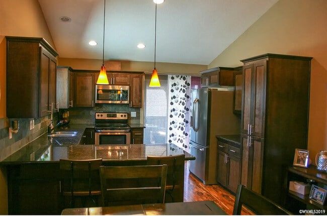 5652 Kessler Dr SE in Salem, OR - Building Photo - Building Photo