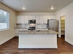 731 Dudley St in Enumclaw, WA - Building Photo - Building Photo