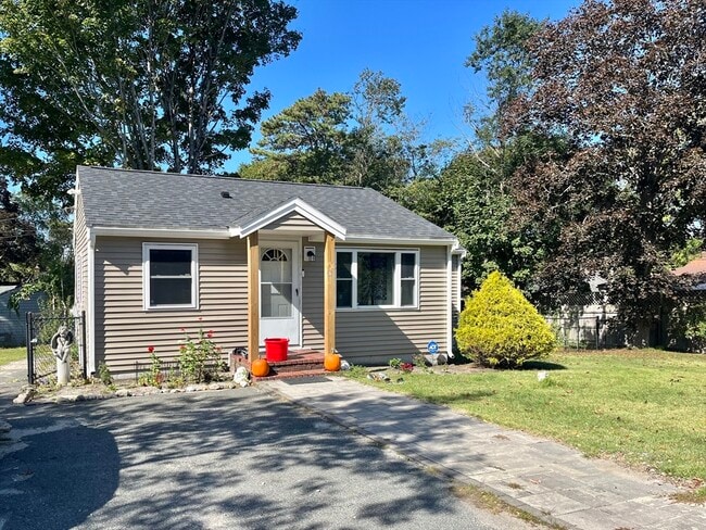 35 Lancaster Ave in Plymouth, MA - Building Photo - Building Photo
