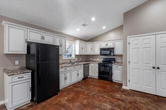 1612 Dupwe Dr in Jonesboro, AR - Building Photo - Building Photo