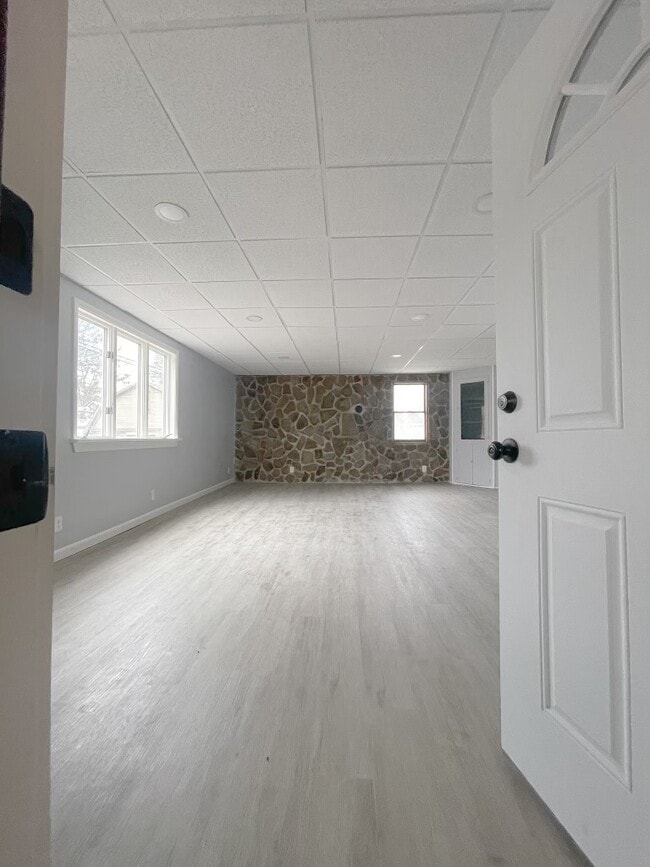 120 Diatreta Ln in Corning, NY - Foto de edificio - Building Photo