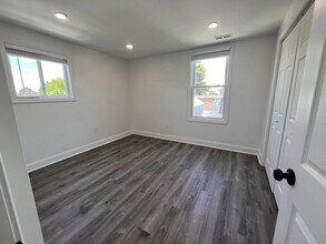 336 Lowell St, Unit 2 in Somerville, MA - Building Photo - Building Photo