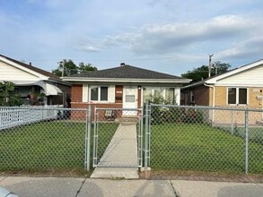 7729 Central Ave in Burbank, IL - Building Photo - Building Photo