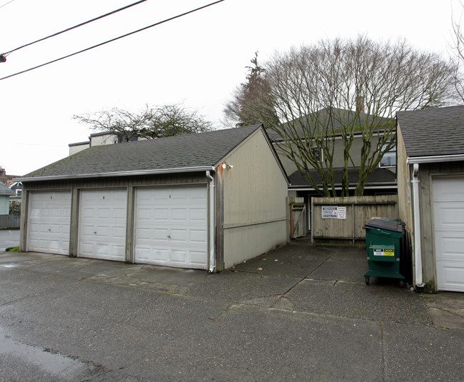 The Alden Apartments in Seattle, WA - Building Photo - Building Photo