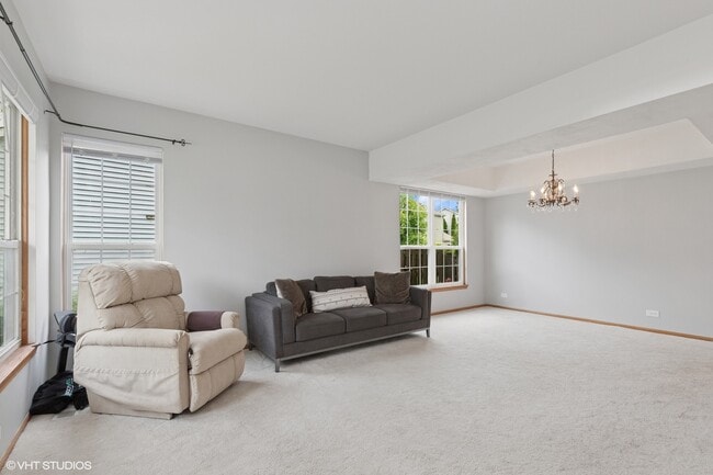 811 Cambridge Dr in Grayslake, IL - Building Photo - Building Photo