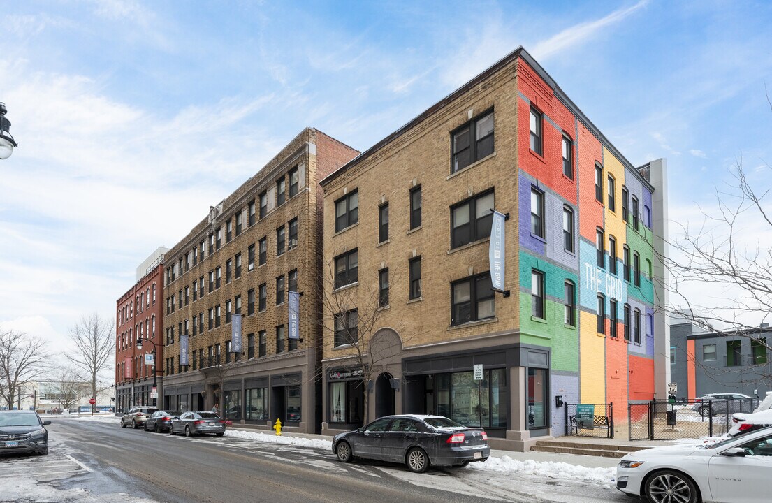 14 Portland St in Worcester, MA - Building Photo