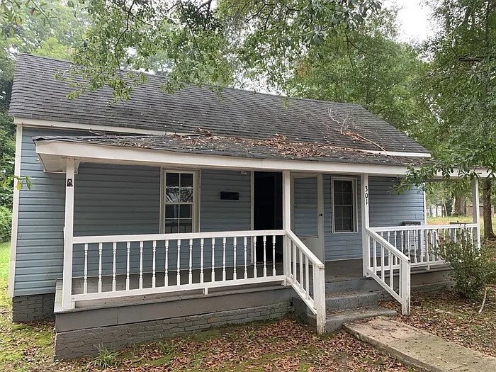 301 Jersey St in Laurens, SC - Building Photo