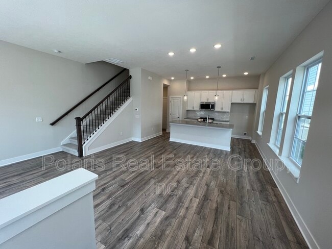 561 Steinbeck Pl in Carmel, IN - Foto de edificio - Building Photo