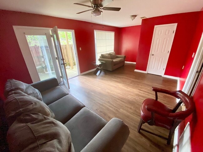 6427 Woodstone Ter, Unit B