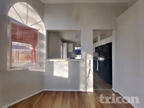 6450 Enchanted Valley Dr in Reno, NV - Building Photo - Building Photo