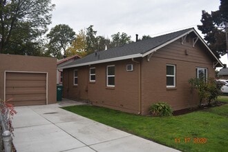 1342 Pinchot St in Stockton, CA - Foto de edificio - Building Photo