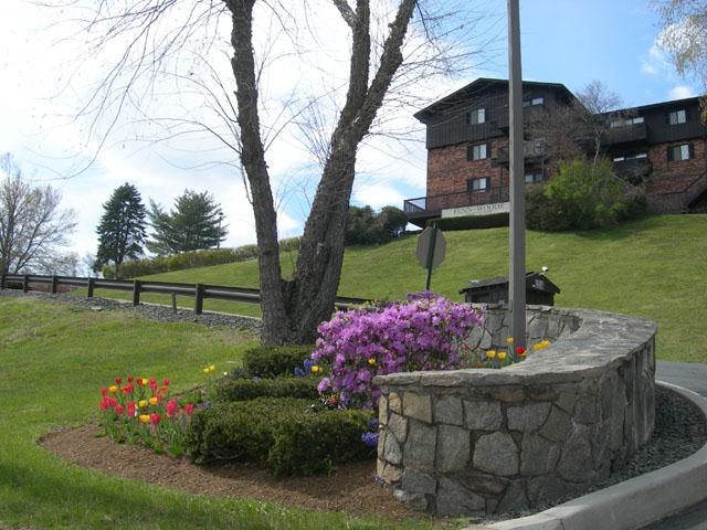 Fennwoode Property LP in Newington, CT - Foto de edificio