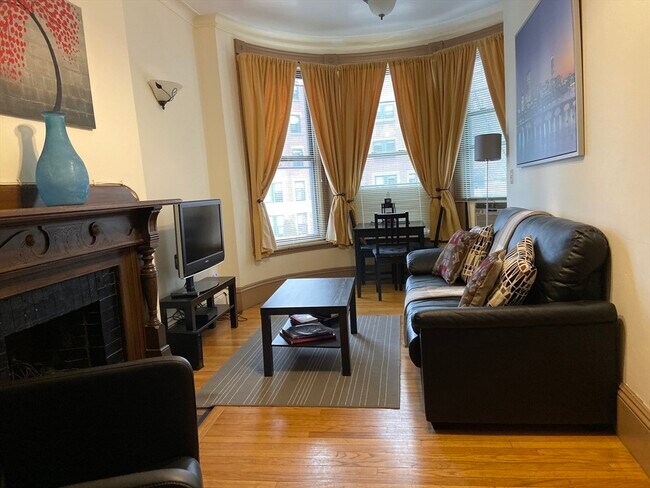 399 Massachusetts Ave, Unit 4 in Boston, MA - Building Photo - Building Photo