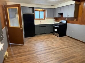 309 Plum St, Unit 3 in Proctor, WV - Building Photo - Building Photo