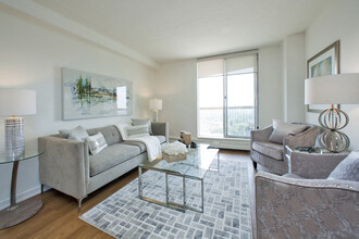 Concorde Apartments in Ottawa, ON - Building Photo - Building Photo