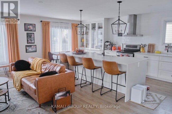 property at 29 1/2 Grapeview Dr