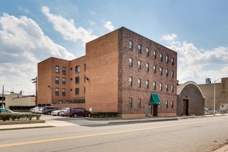 Milwaukee Apartments in Detroit, MI - Foto de edificio - Building Photo