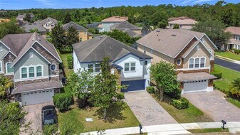 137 Drayton Ave in Davenport, FL - Building Photo