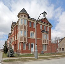 2550-2558 Bur Oak Ave in Markham, ON - Building Photo