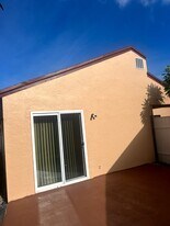 2441 SW 82nd Ave in Miramar, FL - Building Photo