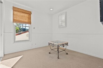 3450 Malaga Ct in Calabasas, CA - Building Photo - Building Photo