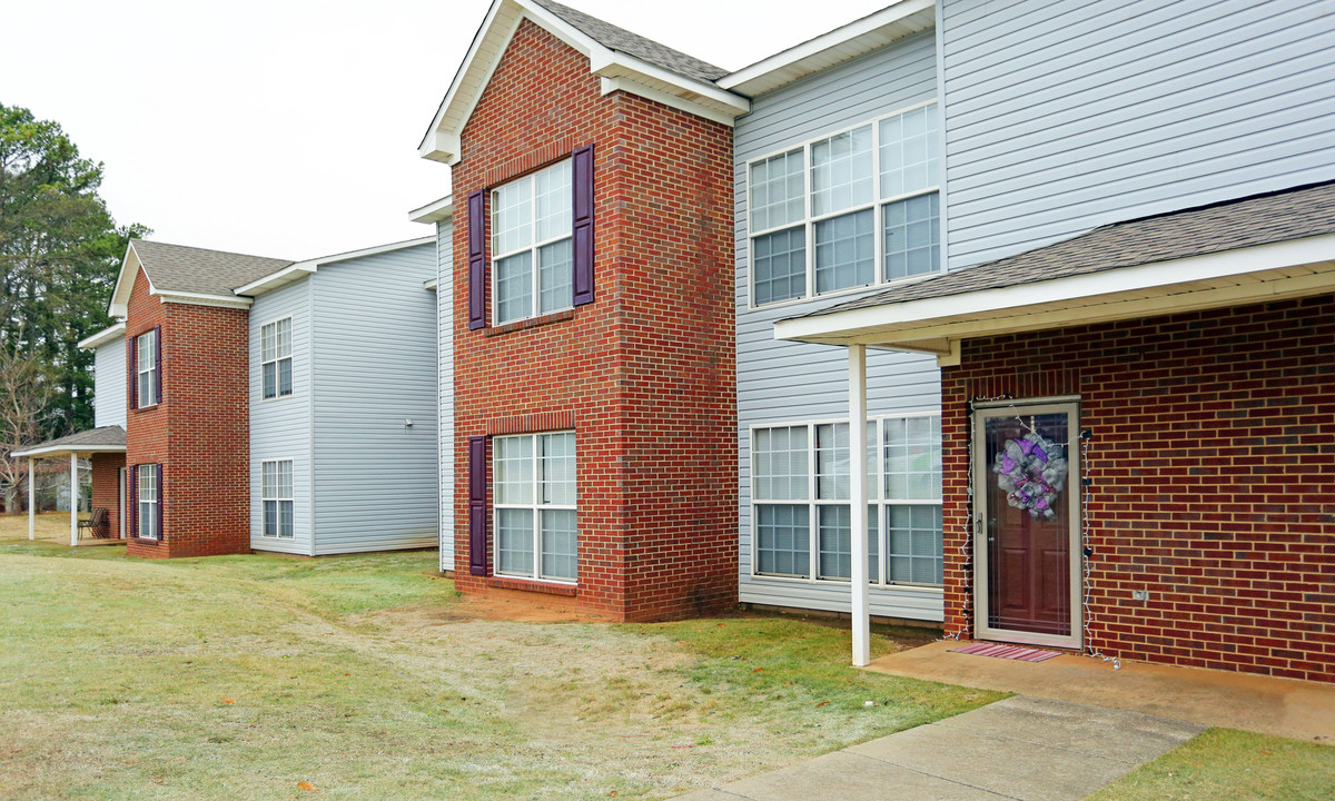 Crowne Pointe in Tuscaloosa, AL - Foto de edificio