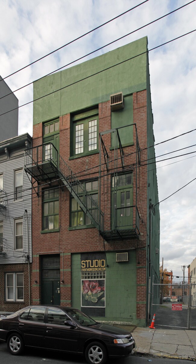 196 Morgan St in Jersey City, NJ - Building Photo - Building Photo