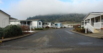 Shadow Ranch Mobile Park in Roseburg, OR - Building Photo