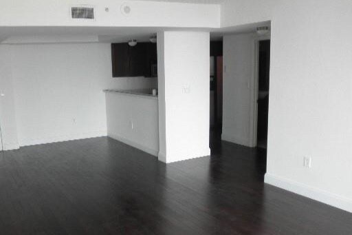 650 West Ave, Unit 305 in Miami Beach, FL - Foto de edificio